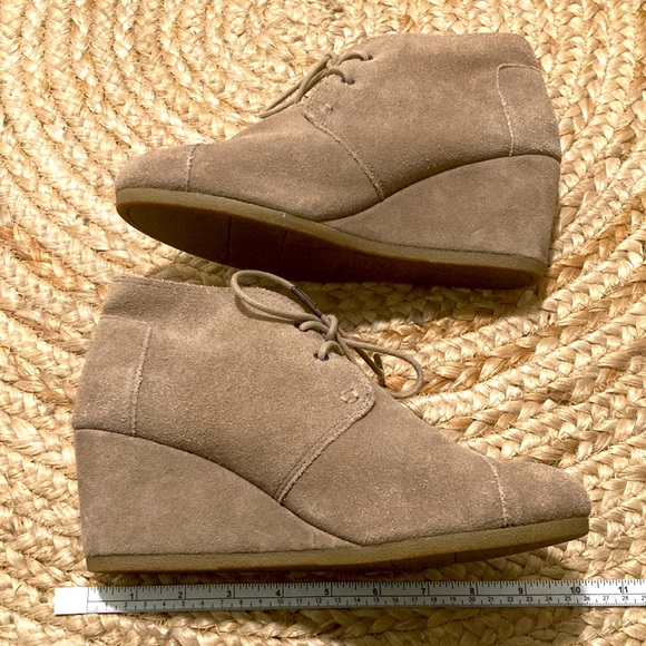 TOMS Ankle Boots - Picture 9 of 10